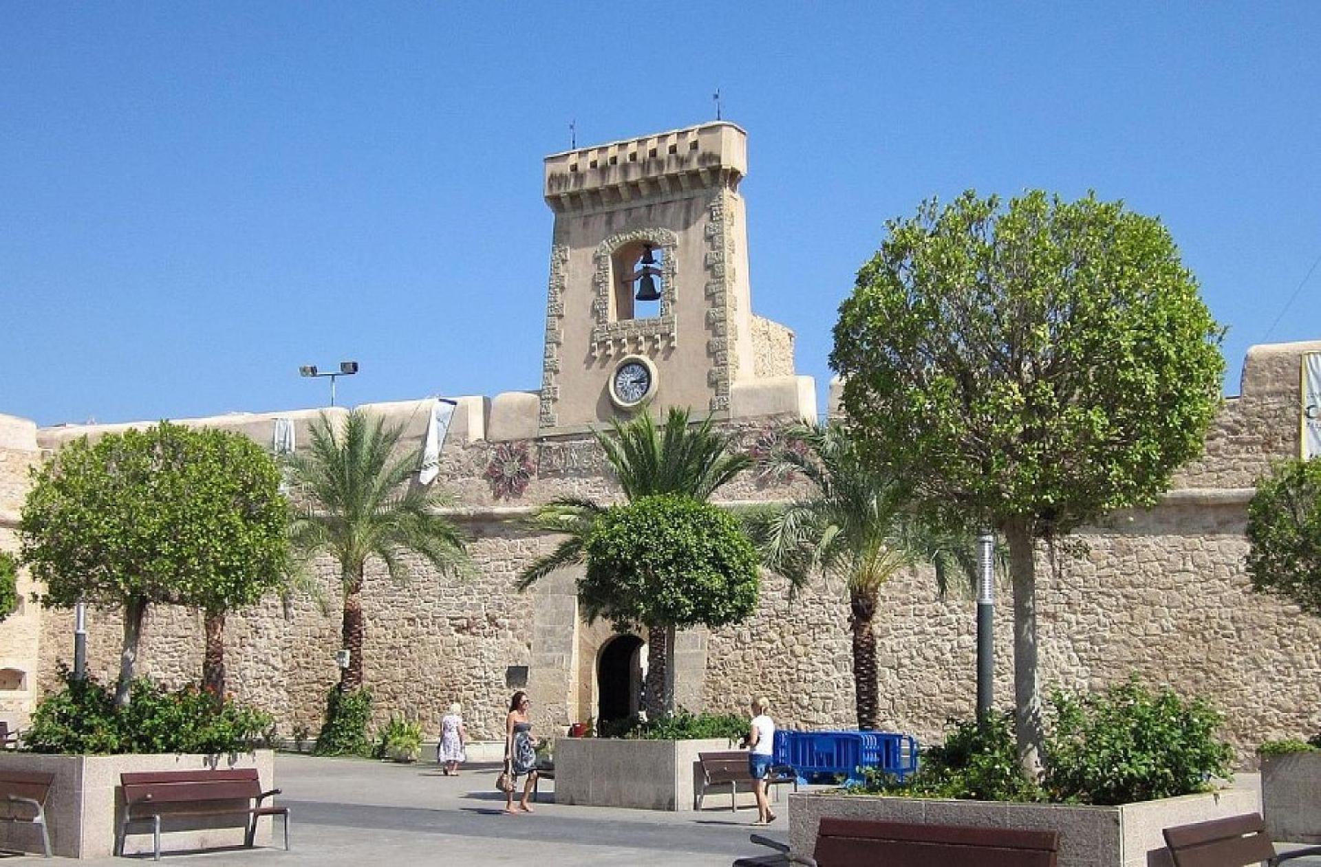 Mediterraneamente Soleado ซานตาโปลา ภายนอก รูปภาพ